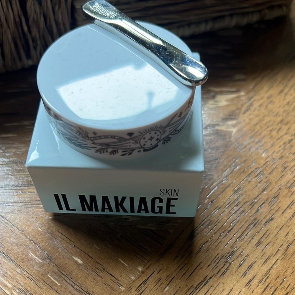 IL MAKIAGE Skin Cream - White